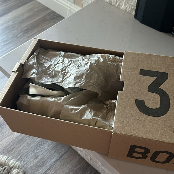 adidas YEEZY Boost 350 V2 Cloud White (Non-Reflective) Size 8 Men’s - Picture 12 of 14